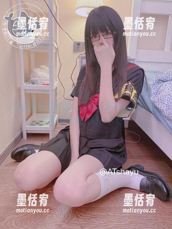 AT鲨的女仆套图，真心不知道想看什么，或许是无意识的倾慕吧！