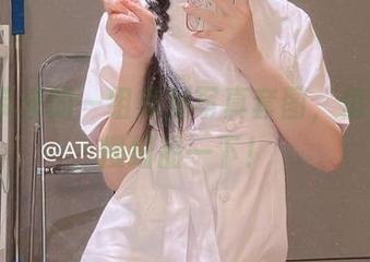 AT鲨带来的一组美脚写真套图，值得你慢慢细品一下！