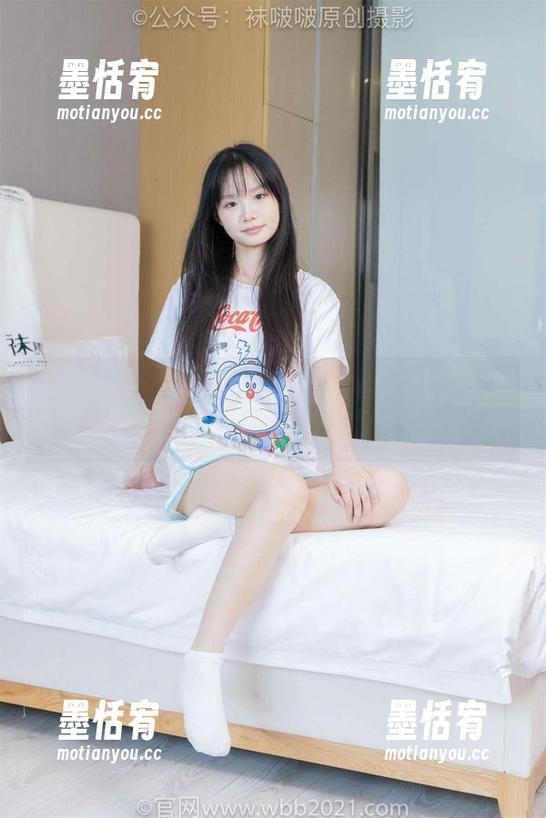 BoBoSocks袜啵啵-小甜豆 BoBoSocks袜啵啵 - 别错过!小甜豆的最新板鞋合集,鞋子控的梦想成真!