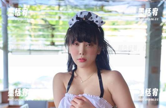Dami(퀸다미)的作品太像这瓶CreamSoda了，颜色好看，但不太确定好不好喝。