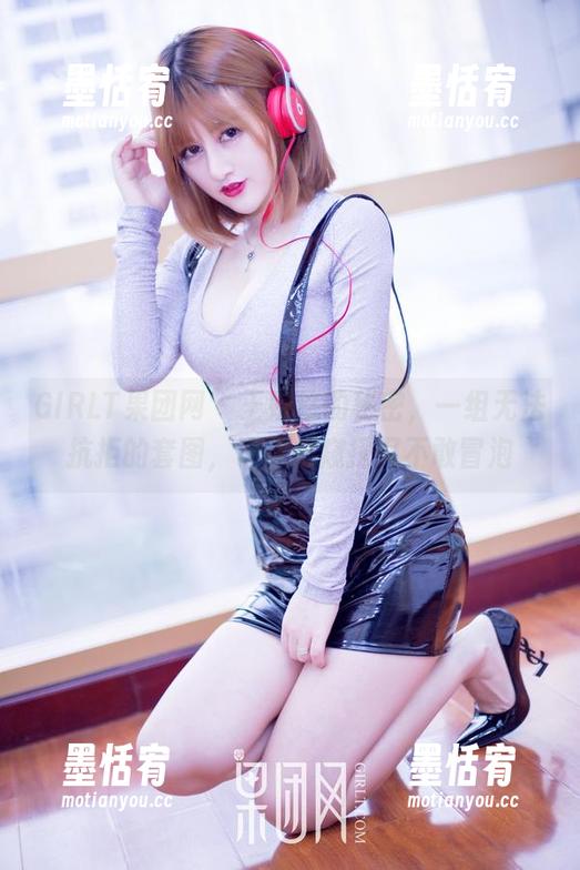 GIRLT果团网 - 王婉悠的秘密，一组无法抗拒的套图，让你想窥探又不敢冒泡