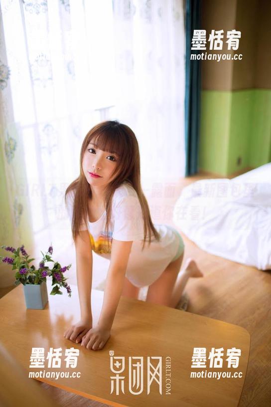 GIRLT果团网-陈迪娅 GIRLT果团网 - 天台一露面,最新图包里的陈迪娅好像知道你在看!