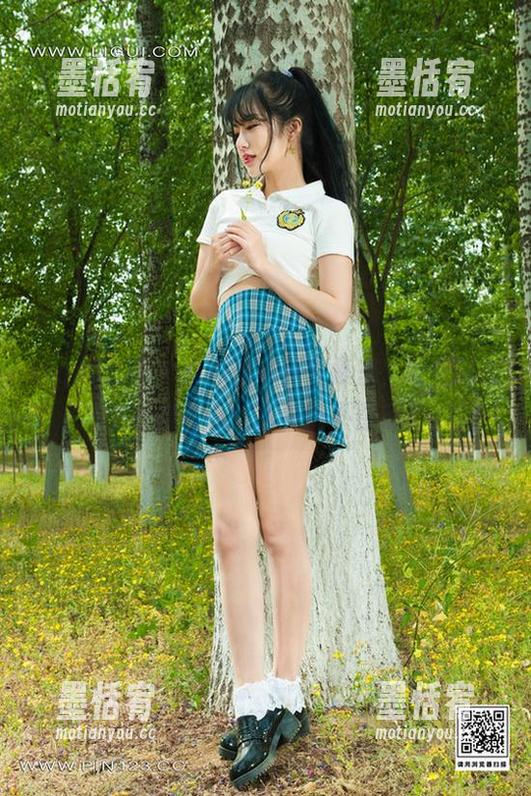 Ligui丽柜 - 心心的写真合集里，双生花空中好像在说：我真的不普通！