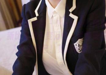 MFStar模范学院 – Manuela玛鲁娜又来了，新比基尼千变万化，看着美图真让人不能自已！更新快来！