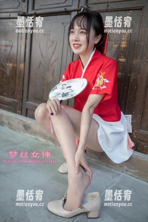 MSLASS梦丝女神 - 苏敏的肉丝写真，真的是毫无保留地在目光中肆意蔓延。