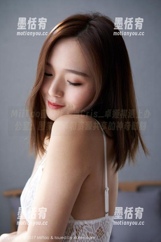 MiiTao蜜桃社-Cris_卓娅祺 MiiTao蜜桃社 - 当Cris_卓娅祺遇上办公室:图集打卡和资源共享的神奇时刻
