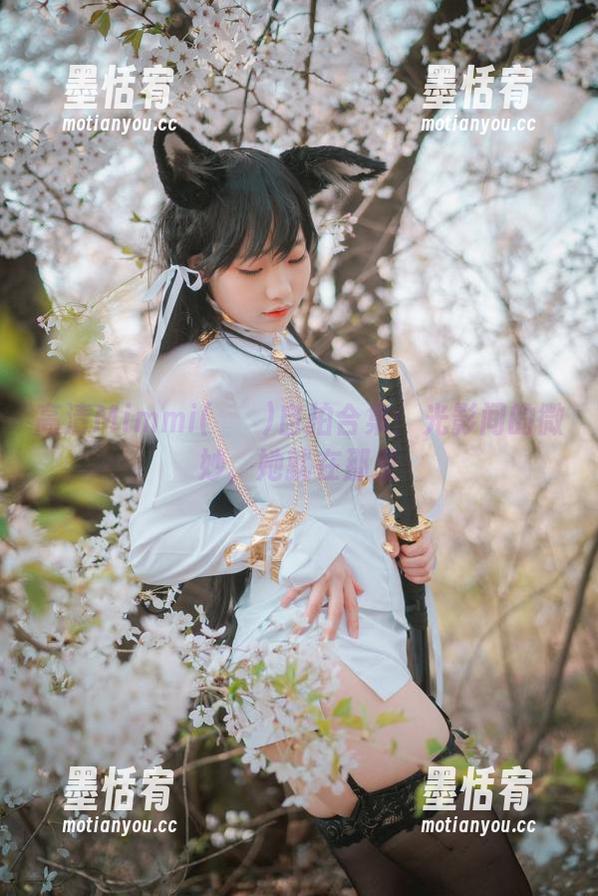 高清Mimmi(밈미)自拍合集：光影间的微妙，她就在那里