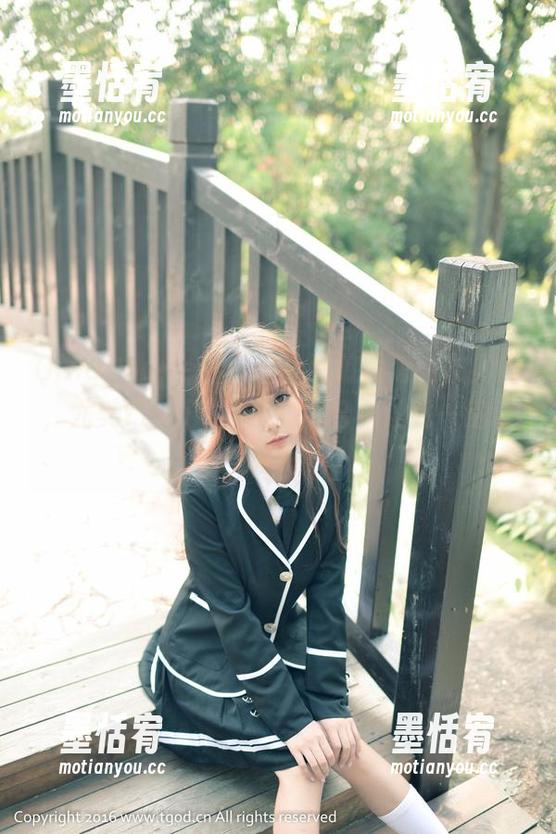 QingDouKe青豆客-尤美Yumi QingDouKe青豆客 - 到底是怎么做到的,尤美Yumi的居家写真合集让我一遍遍心里嘀咕着。