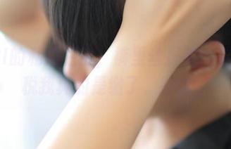 ROSI的私拍栏目，裤里丝探险：这智商税我真的是缴了，哈哈。
