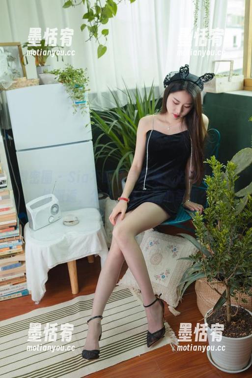 微密圈 - Sia不吃鱼写真集：浴缸中的意外邂逅，怎么会这么洗心革面？