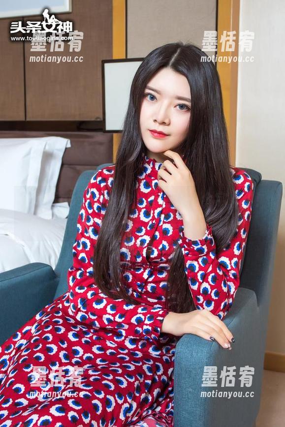 TouTiao头条女神-杜花花 TouTiao头条女神 - 图包就一个字,甜!杜花花的连衣裙分享给你欣赏!