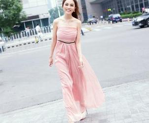 TuiGirl推女郎 – 镂空效果,何何夕的图片真的让我想多看几遍,太迷人了。