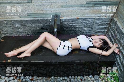 TuiGirl推女郎-王馨瑶 TuiGirl推女郎 - 高清看王馨瑶的职业装,真想问她是哪家公司的模特儿…