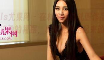 UGirls尤果网 – 在林妃媛的礼服作品里，看着流动的裙摆，真有种想走起来的冲动！