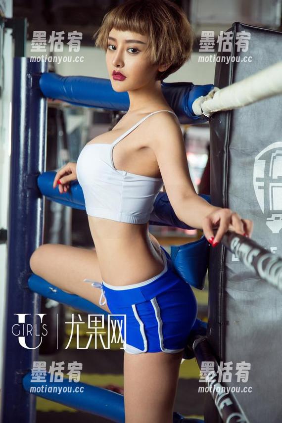 UGirls尤果网 - 穆菲菲化身海上女神，水手服作品集真的不只是为了抓海鲜吧？