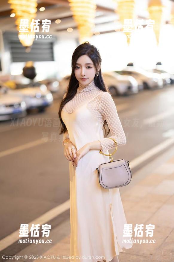 XIAOYU语画界 - 诗诗kiki的女友，最新写真集让你心两次一颤！