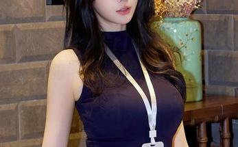 Xiuren秀人网 – Cris_卓娅祺的套图：空乘制服下的黑丝美腿，挑逗与优雅兼备！