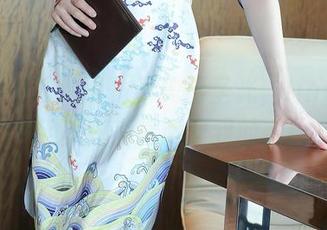 Xiuren秀人网 – 不需要圣光,lingyu69用美脚直接刺穿我的心!