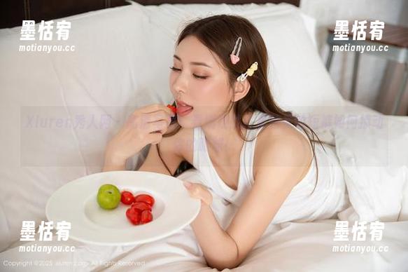 Xiuren秀人网 - 高清写真：看姗姗就打奥特曼的短裤如何撩动你的眼球！