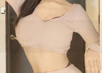 Xiuren秀人网 – 轮廓迷醉，月野兔美妞的旗袍到底有多让人驻足？