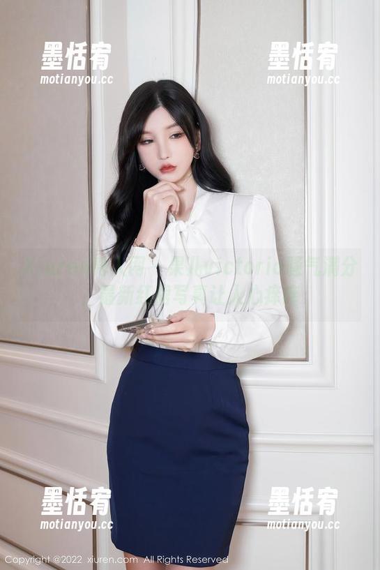 Xiuren秀人网 - 果儿victoria骚气满分，最新红裙写真让人心痒痒