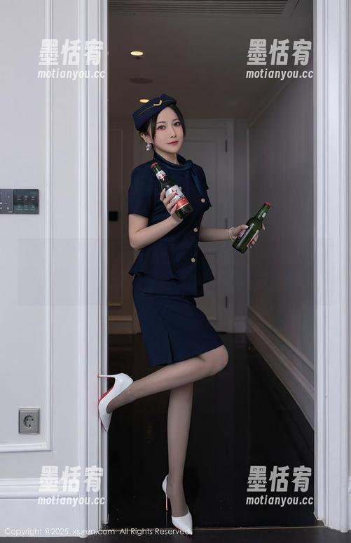 Xiuren秀人网 - 王馨瑶Yanni的私房合辑没怎么隐藏，学姐们是不是都很透明？