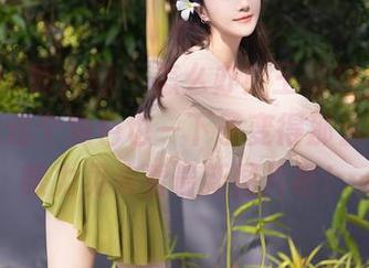 Xiuren秀人网 – 怎么办！王馨瑶yanni让秘书这个角色也一下子变得那么有趣，眼力见来看最新图片吧！