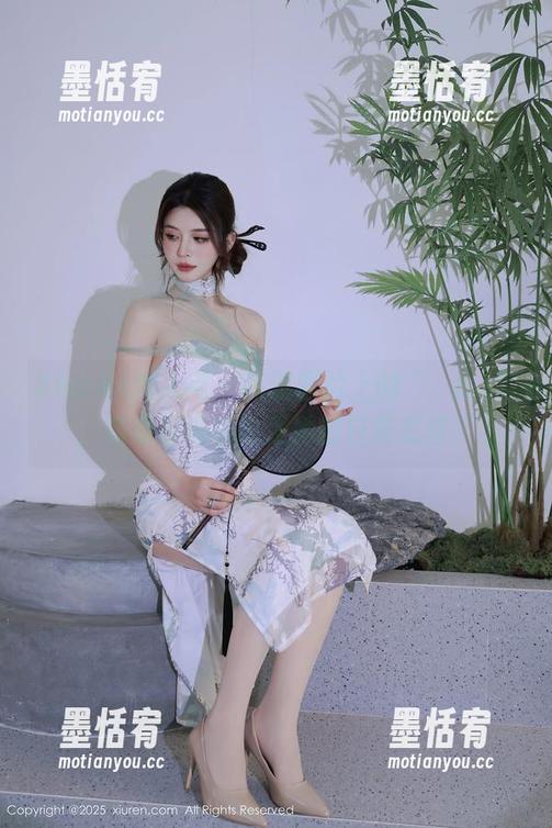 Xiuren秀人网 - 高清图片上的“玥儿玥”，高跟鞋可以说是她的日常武器！