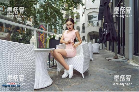 aiss-索菲 aiss - 索菲的礼服美图,这种资源我怎能错过?