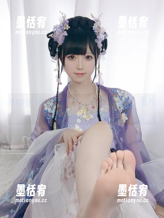 asagiriai(爱ちゃん)与她的围裙，照片里透着一股热气