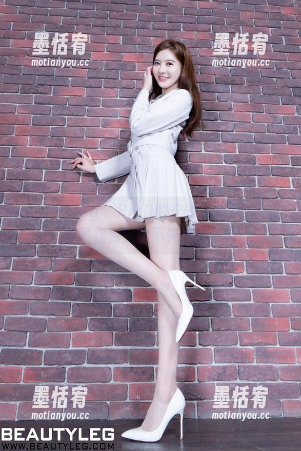 beautyleg-PinQ beautyleg - PinQ的户外写真分享:如何在山顶找到完全不先显形的自己?