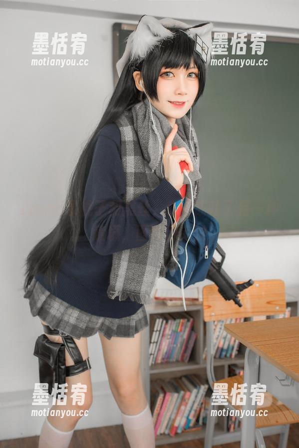 izumi泉桃子和黑丝，cos成就了另一种意境，图包别错过