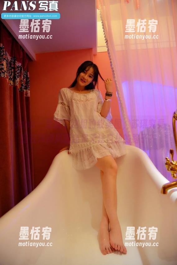 pans - 更新了这组豹纹美图，苏琪究竟是在演绎风骚还是无法自拔的路子？