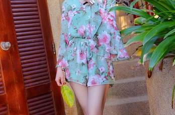 pans – 突破禁忌，岁月静好，薇妮的护士写真，让我不练内功也能当壁纸！