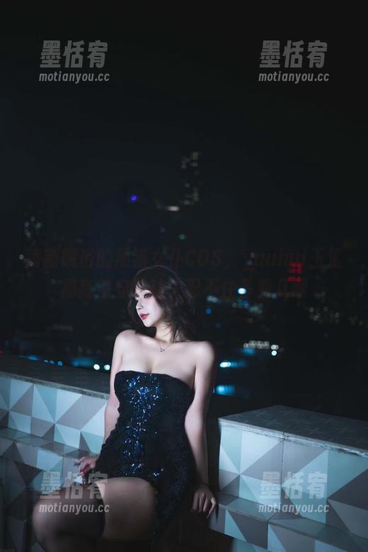 清新脱俗的黑猫女仆COS，yuuhui玉汇那高清穿搭让人忍不住多看几眼