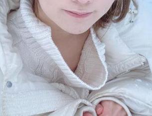 けん研(けんけん)的在线奇遇：学妹们的午后咖啡时光