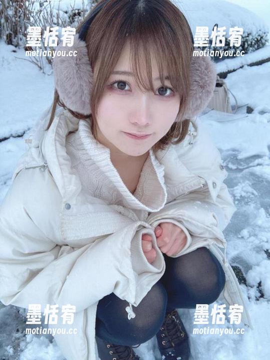 けん研(けんけん)的在线奇遇：学妹们的午后咖啡时光