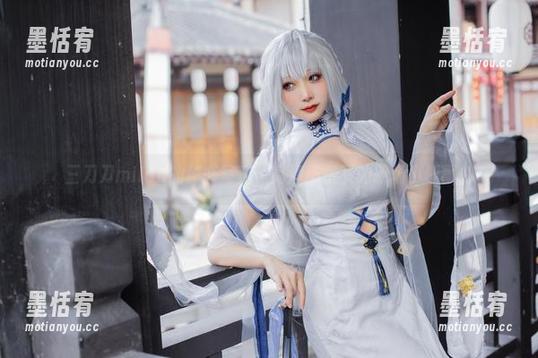 三刀刀miido的秘书写真，高清场景下的职场小趣事。