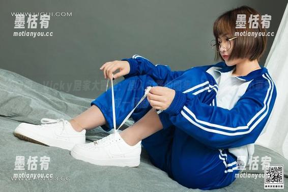 丽柜 - Vicky居家大冒险：投入免费的图集，让这些居家小事变成一场剧场秀！