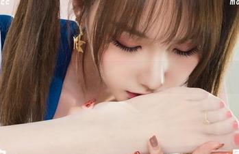 丽柜 – 由美的空姐写真，冷静肆意的组合，送上我的完美出行