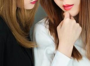 丽柜 – 雪糕带来的美腿集锦——不只是腿那么简单，还有一丝甜腻在其中。