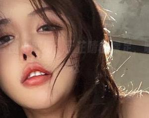 微密圈 – 套图小剧场：于芷晴的裸足，呃，有点轻松