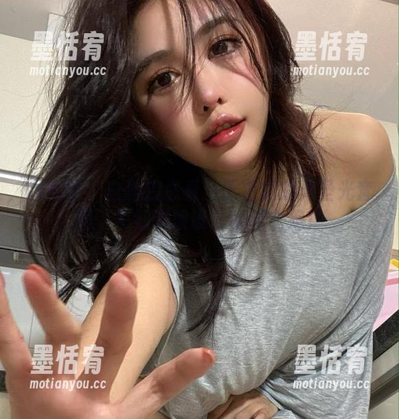 微密圈 - 白丝控必看：于芷晴的无圣光套图，不知道谁设计的这么绝！