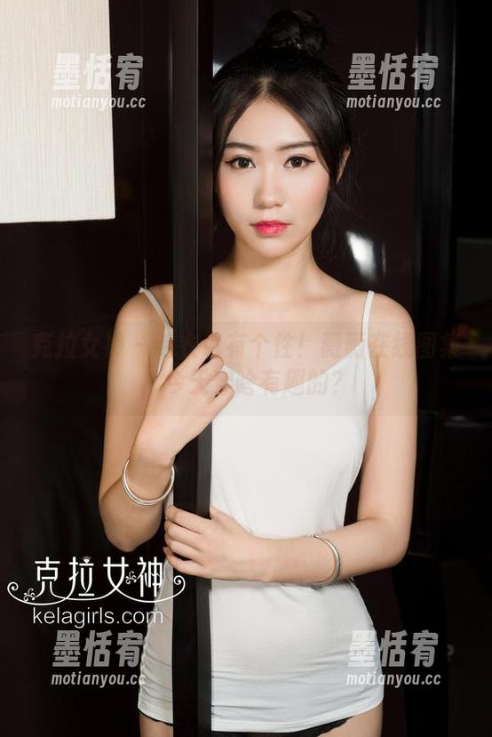 克拉女神-薇薇 克拉女神 - 毛衣也有个性!薇薇在线图集,今天穿啥有趣的?
