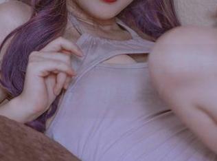 刺青Poi的少女私拍,像是在约会却又瓦解在家中聚会!