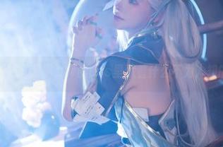 双人写真本:前羽_rr的cos里藏着什么不为人知的心思?