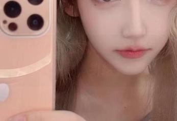 听说啾小妍Deer的新cos是金发芭比,下载或不下载,纠结下一秒。