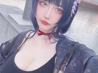 好吧,啾小妍Deer花嫁造型,COS得太赞,高清细节让人忍不住想多看几眼。