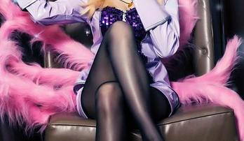 头条女神 – 最新图集：古丽苏用眼镜说话，让我质疑我的审美。