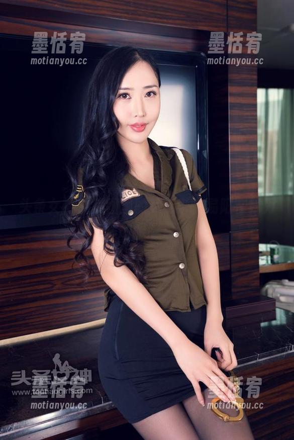 头条女神-易阳 头条女神 - 美图里的莫妮卡,易阳在线为你的眼睛点赞